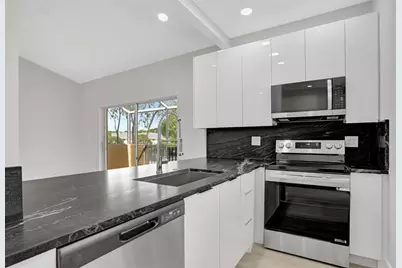 660  Cypress Club Way, Unit #D11, Deerfield Beach, FL 33064 - Photo 6