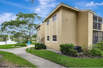 660  Cypress Club Way, Unit #D11, Deerfield Beach, FL 33064 - Photo 2