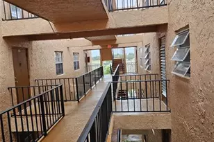 3048 E Sunrise Lakes Dr Unit, Sunrise, FL 33322 - Photo 2