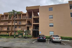 3048 E Sunrise Lakes Dr Unit, Sunrise, FL 33322 - Photo 1