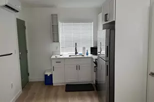 817 Tyler St, Hollywood, FL 33019 - Photo 4