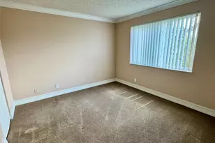 2104 S Cypress Bend Dr, Pompano Beach, FL 33069 - Photo 6