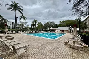 2104 S Cypress Bend Dr, Pompano Beach, FL 33069 - Photo 10