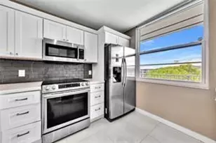 1520 Whitehall Dr, Davie, FL 33324 - Photo 4