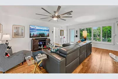 3676 NE 18th Ave, Oakland Park, FL 33334 - Photo 14