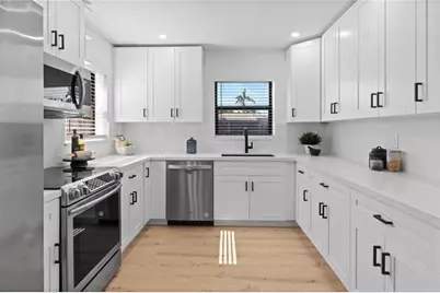 48 SE 7th St, Hollywood, FL 33004 - Photo 14