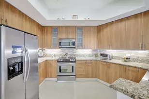 2633 NE 14th Ave, Wilton Manors, FL 33334 - Photo 14