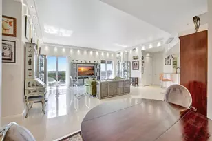 2633 NE 14th Ave, Wilton Manors, FL 33334 - Photo 8