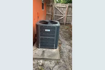 2070 NE 2nd Ave, Pompano Beach, FL 33060 - Photo 4