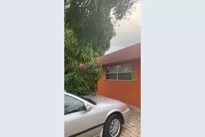 2070 NE 2nd Ave, Pompano Beach, FL 33060 - Photo 2