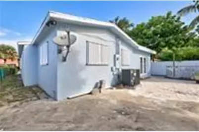 1389 W 33, Riviera Beach, FL 33404 - Photo 2