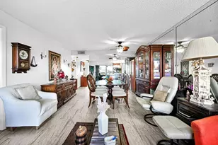 10442 Sunrise Lakes Blvd, Sunrise, FL 33322 - Photo 20