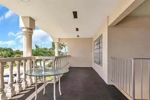 1049 NW 30th Ct, Wilton Manors, FL 33311 - Photo 4