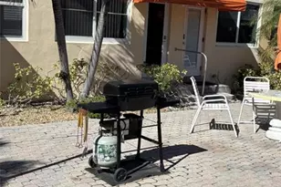 330 Arthur St, Hollywood, FL 33019 - Photo 10