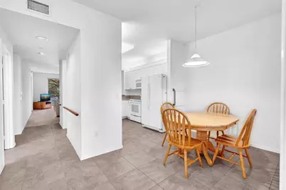 7735  Yardley Dr, Unit #201, Tamarac, FL 33321 - Photo 10