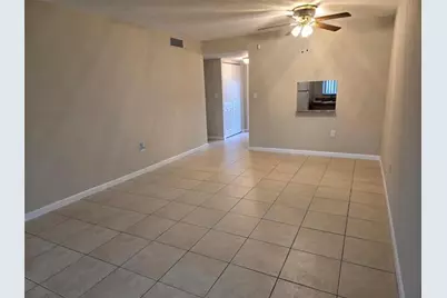 8590  Sunrise Lakes Blvd, Unit #106, Sunrise, FL 33322 - Photo 4