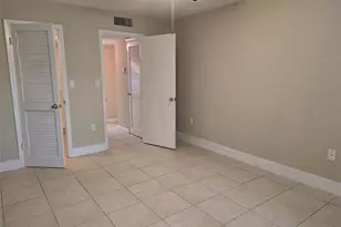 8590 Sunrise Lakes Blvd, Sunrise, FL 33322 - Photo 16