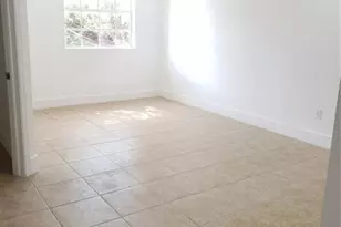 18338 NW 68th Ave, Hialeah, FL 33015 - Photo 12