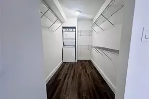 19455 NE 10th Ave, North Miami Beach, FL 33179 - Photo 4