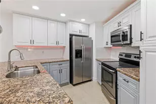 23048 Oxford Pl, Boca Raton, FL 33433 - Photo 12