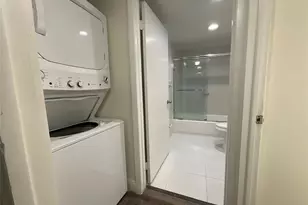 19455 NE 10th Ave, North Miami Beach, FL 33179 - Photo 4