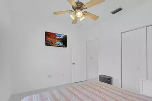 518 NW 130th Way, Pembroke Pines, FL 33028 - Photo 10