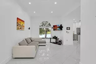 518 NW 130th Way, Pembroke Pines, FL 33028 - Photo 6