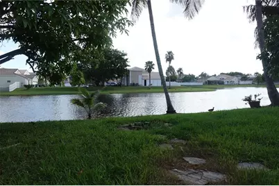 13936  Langley Pl, Davie, FL 33325 - Photo 4