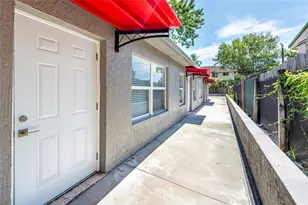 628 NE 8th Ave, Fort Lauderdale, FL 33304 - Photo 2