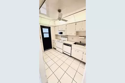 2601 NE 14th Street Cswy, Unit #142, Pompano Beach, FL 33062 - Photo 2