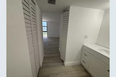 20301 W Country Club Dr, Unit #1127, Aventura, FL 33180 - Photo 12