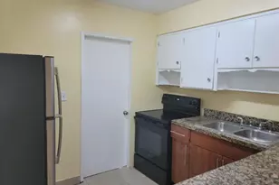 1907 Cleveland St, Hollywood, FL 33020 - Photo 2
