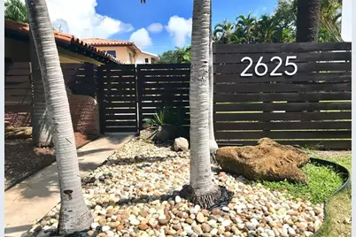 2625 NE 13th Ct, Unit #4, Fort Lauderdale, FL 33304 - Photo 2