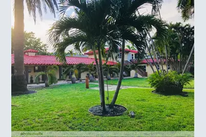 2625 NE 13th Ct, Unit #4, Fort Lauderdale, FL 33304 - Photo 1