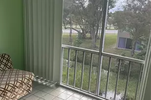 1025 Country Club Dr, Margate, FL 33063 - Photo 10