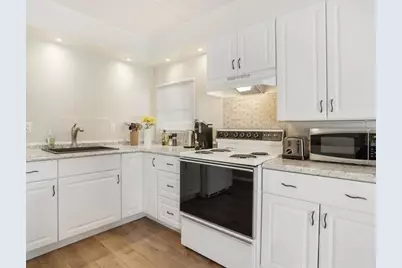 1921 SW 87th Ter, Davie, FL 33324 - Photo 2