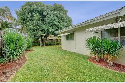 1892 NE 33rd St, Oakland Park, FL 33306 - Photo 42