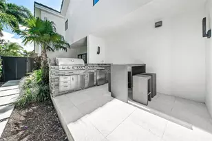 737 NE Boca Bay Colony Dr, Boca Raton, FL 33487 - Photo 54