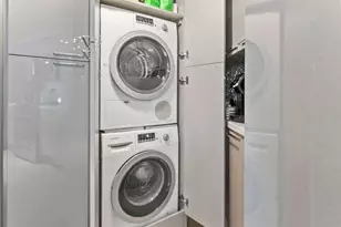 347 N New River Dr E, Fort Lauderdale, FL 33301 - Photo 8