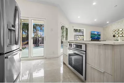 1427  Seagrape Cir, Weston, FL 33326 - Photo 20