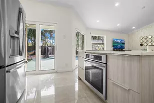 1427 Seagrape Cir, Weston, FL 33326 - Photo 20