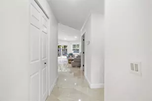 1427 Seagrape Cir, Weston, FL 33326 - Photo 4