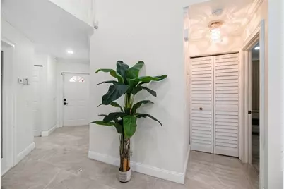 1427  Seagrape Cir, Weston, FL 33326 - Photo 8