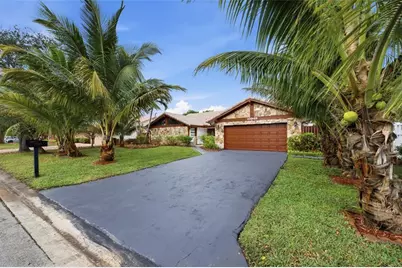 10949 NW 1st Mnr, Coral Springs, FL 33071 - Photo 2