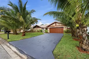 10949 NW 1st Manor, Coral Springs, FL 33071 - Photo 2