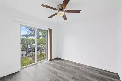 822  Crystal Lake Dr, Deerfield Beach, FL 33064 - Photo 8