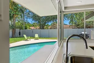 2181 NE 62nd St, Fort Lauderdale, FL 33308 - Photo 10