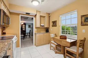 3900 Oaks Clubhouse Dr, Pompano Beach, FL 33069 - Photo 6