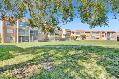 9821  Sunrise Lakes Blvd, Unit #106, Sunrise, FL 33322 - Photo 24