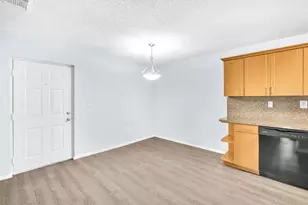 6881 NW 173rd Dr Unit, Hialeah, FL 33015 - Photo 2